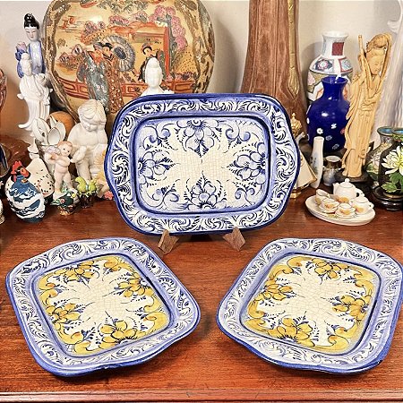 Conjunto pequenas travessas em faiança portuguesa.