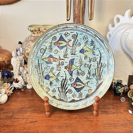 Prato decorativo em porcelana.