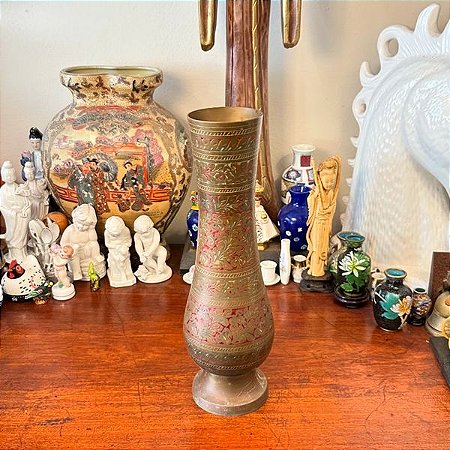 Vaso indiano em metal