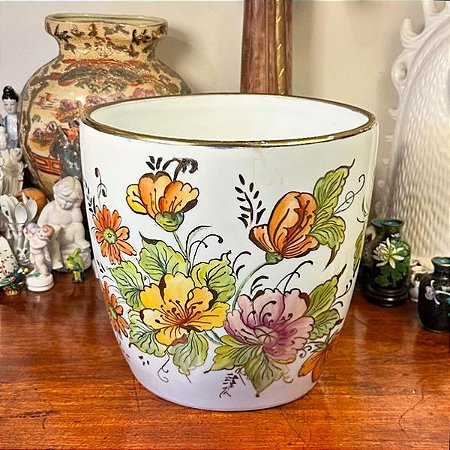 Vaso em porcelana pintado à mão