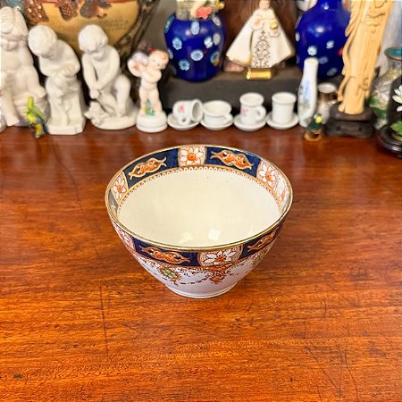 Tigelinha em antiga porcelana inglesa.