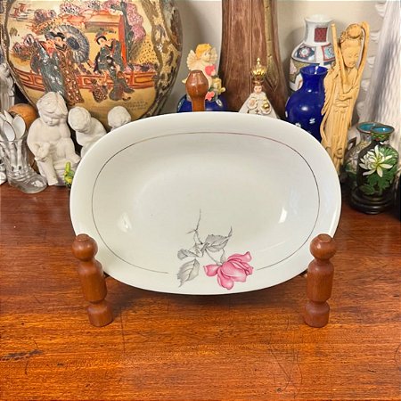 Travessa funda em antiga porcelana Renner.