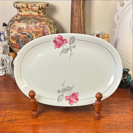 Elegante travessa em antiga porcelana Renner.