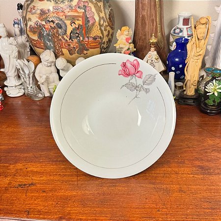 Tigela em antiga porcelana Renner.