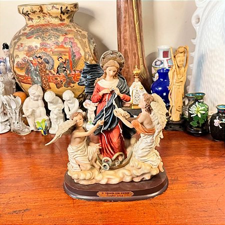 Estatueta italiana em resina Santini.