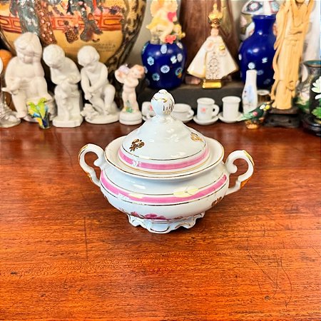 Encantador açucareiro em antiga porcelana Schmidt.