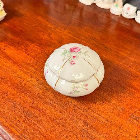 Porta-joias em porcelana São Caetano.