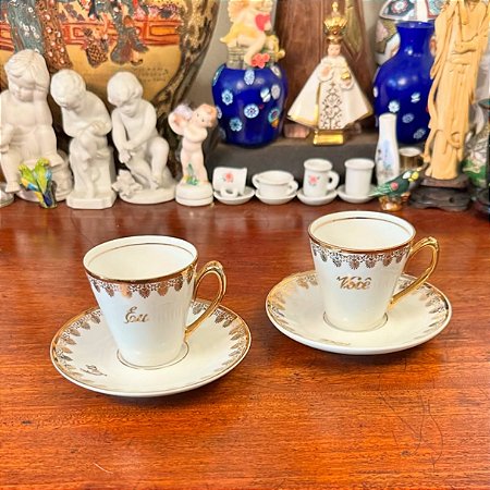 Par de xícaras em porcelana Real antiga.