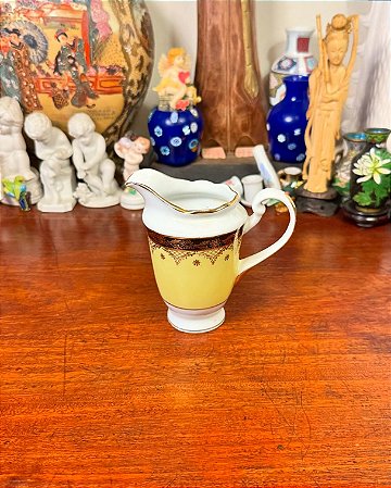 Cremeira em antiga porcelana Steatita.