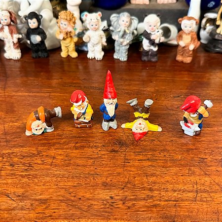 Conjunto de 5 gnomos do Kinder Ovo anos 90.