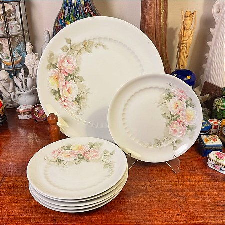 Conjunto de sobremesas em porcelana S.