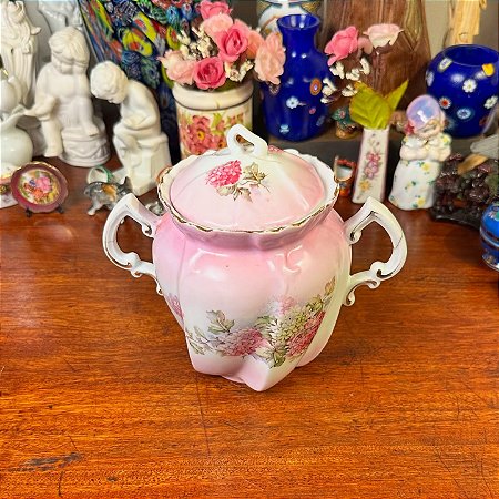 Açucareiro em antiga porcelana.