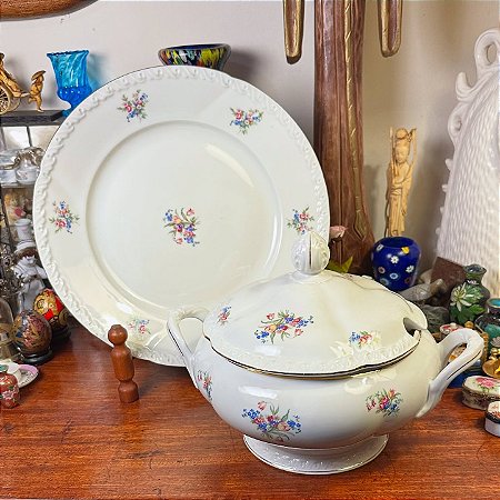 Sopeira em antiga porcelana Theca MZ.