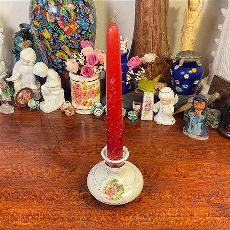 Antigo porta-velas em porcelana.