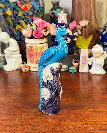 Antiga escultura Faisão em porcelana.