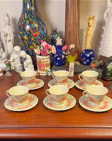 Conjunto 6 xícaras de café em  porcelana Royale.