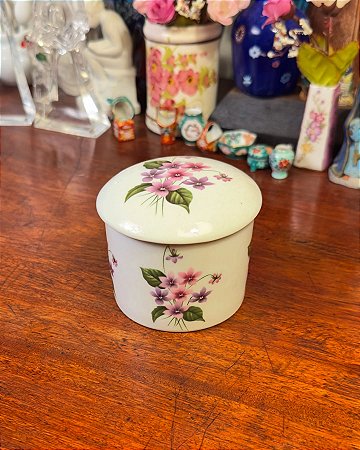 Potiche em antiga porcelana Emano.