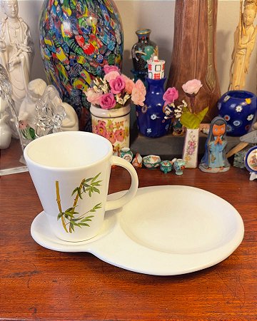 Caneca e pires biscoiteira, cerâmica Porto Brasil.