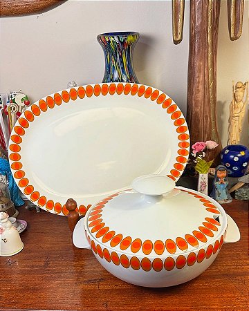 Sopeira com travessa de apoio, porcelana Renner.