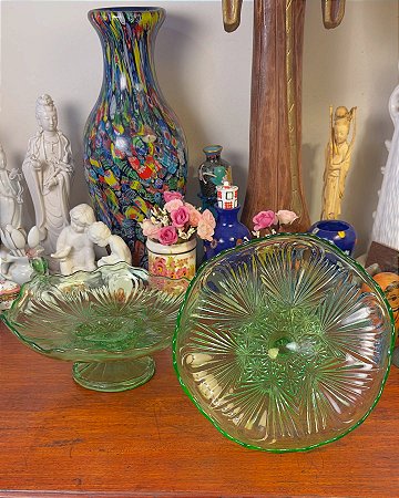 Antiga fruteira centro de mesa em vidro verde.