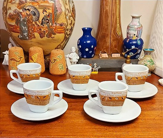 Conjunto xícaras de café.