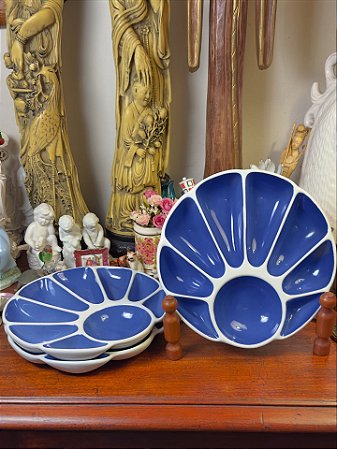 Antiga petisqueira em porcelana Steatita.