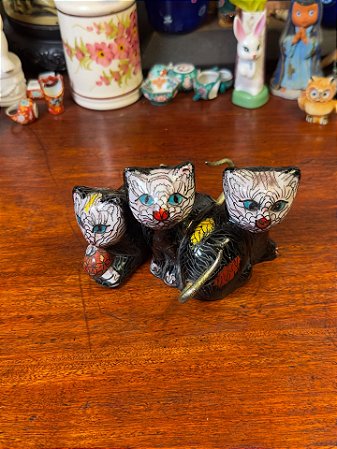 Trio de gatinhos em cloisonné