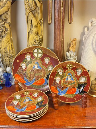 Conjunto de sobremesa em porcelana japonesa.