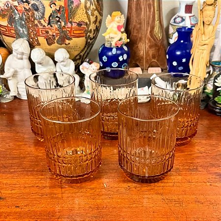 Conjunto com 5 copos para whisky anos 70.