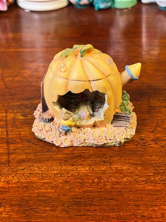 Miniatura decorativa em formato de abóbora