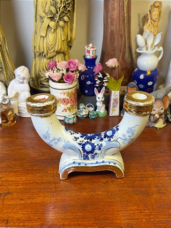 Antigo castiçal em porcelana Zappi.