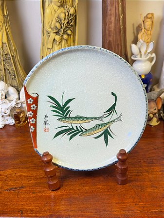 Elegante prato em porcelana japonesa