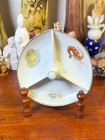 Pequena petisqueira em porcelana Schmidt.