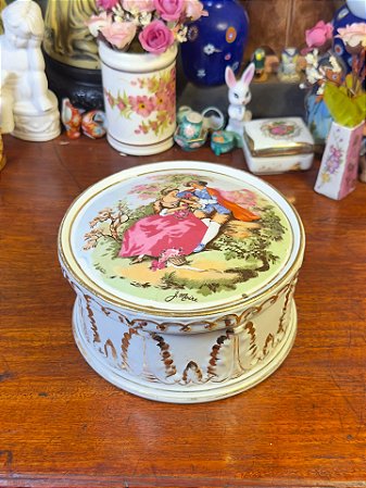 Antiga caixa em porcelana Vera Cruz.