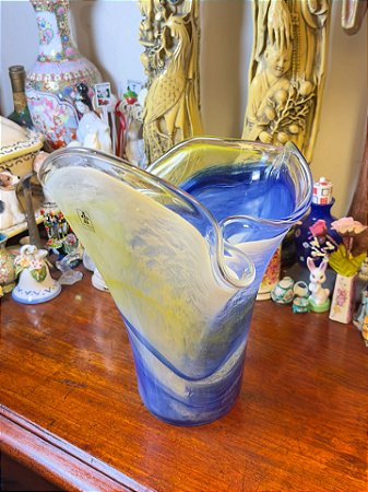 Vaso em vidro artístico São Marcos.