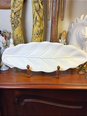 Travessa Folha em cerâmica esmaltada.