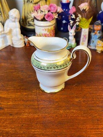 Cremeira em porcelana Barão do Rio Branco.