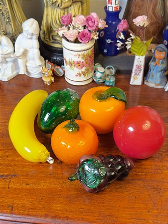 Antigo conjunto de frutas em Murano.