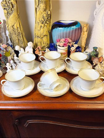 Conjunto xícaras de chá porcelana Schmidt.