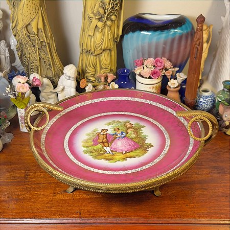 Elegante centro de mesa em porcelana D.P.