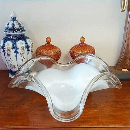 Antiga fruteira de centro em vidro.