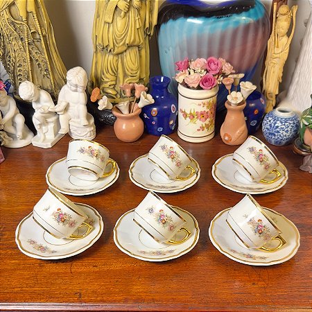 Conjunto de Xicaras de Café Monte Alegre.