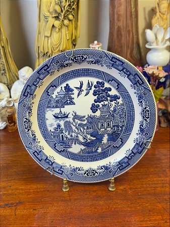 Prato com decoração oriental.