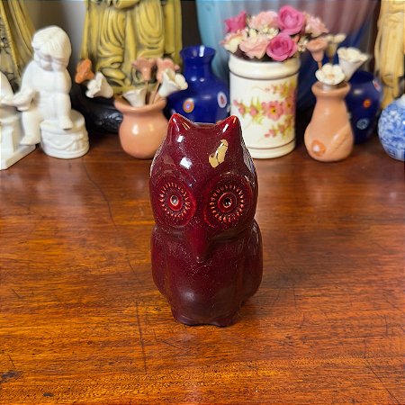 Coruja Antiga em Cerâmica Esmaltada Vinho.