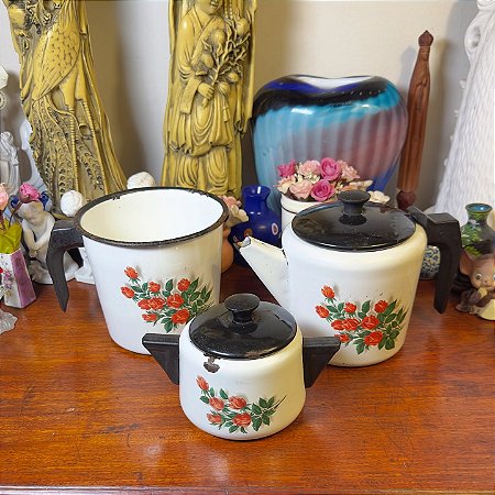 Conjunto 3 peças em Metal Esmaltado Capea.