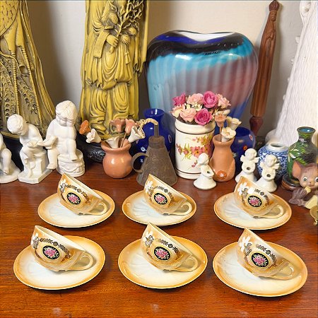 Conjunto de Xícaras de Café Richard Ginori.