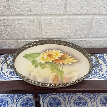 Antiga bandeja oval em faiança.