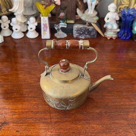 Pequena chaleira Indiana em Latão.