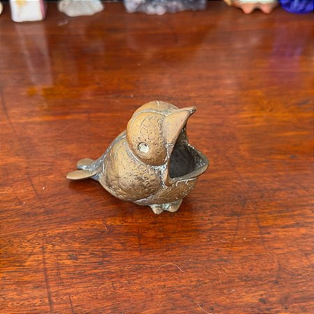 Antigo Cinzeiro de Mão em bronze.