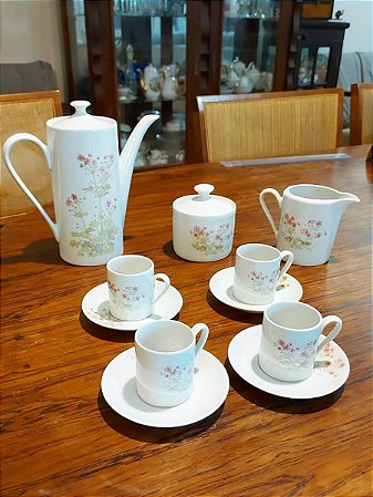 Antigo jogo de café em porcelana S.